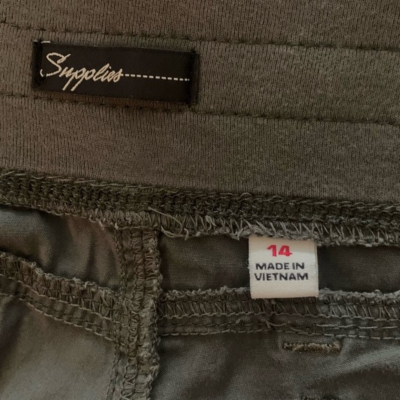 SUPPLIES Women's Olive Cargo Pants - Picture 6 of 6